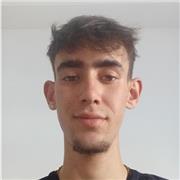 Doy clases particulares de inglés, lengua castellana y alemán. Poseeo conocimientos de mates y quimica para niveles de secundaria